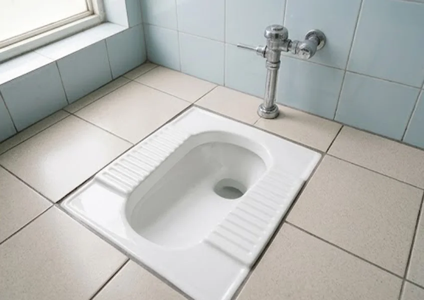 Kondisi kamar mandi sebelum dibersihkan dengan BlitzClean X-5000
